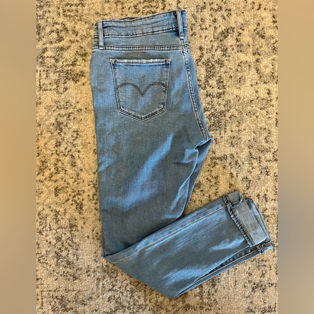 Levi’s 711 skinny jeans